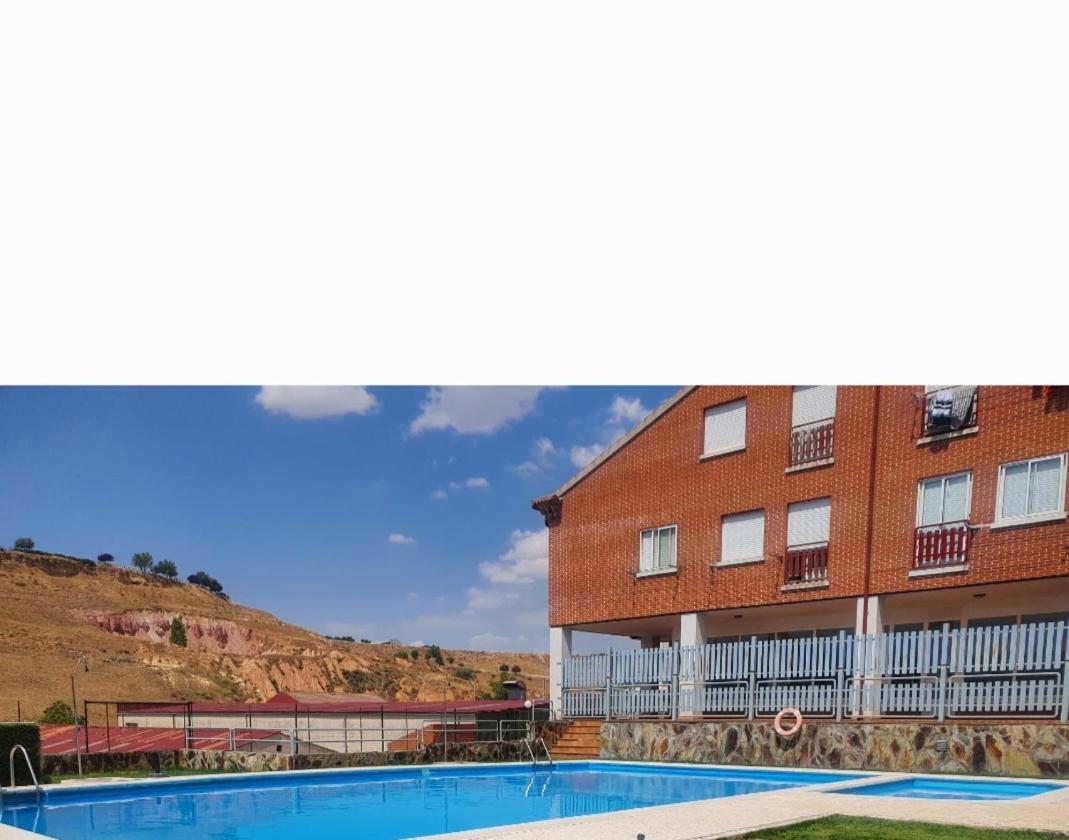 Apartahotel La Lastrilla Zewnętrze zdjęcie